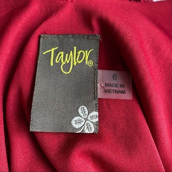 Taylor RED LACE DRESS Size 6 - Picture 4 of 7